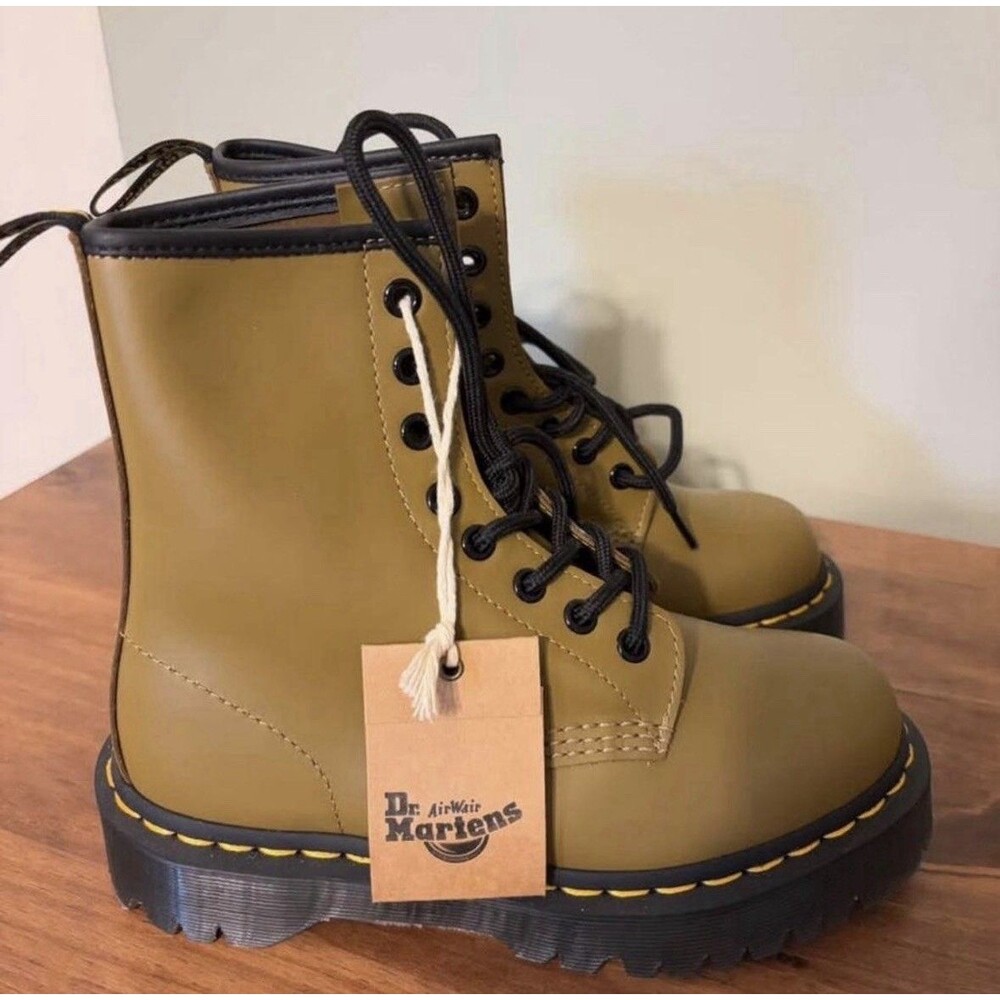 New Dr Martens 1460 BEX Smooth Leather Airwair Boots Men's Sz 4 Women’s 5 Olive